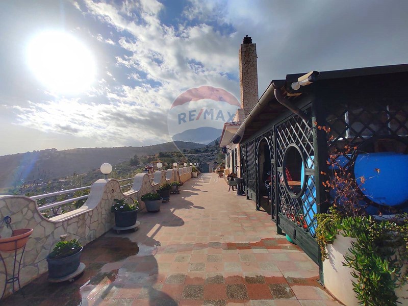 Villa in Vendita a Mattinata, 298'000€, 120 m²