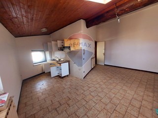 Attico in Vendita a Endine Gaiano, 39'000€, 75 m²