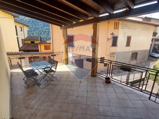 Casa Indipendente in Vendita a Endine Gaiano, 125'000€, 600 m²