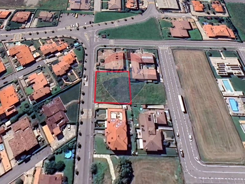 Terreno edificabile in Vendita a Calcinate, 160'000€, 879 m²