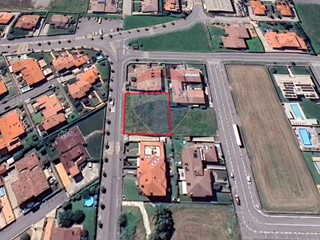 Terreno edificabile in Vendita a Calcinate, 160'000€, 879 m²