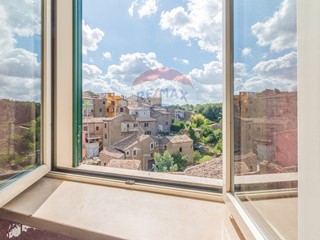 Trilocale in Vendita a Ischia di Castro, 45'000€, 130 m²