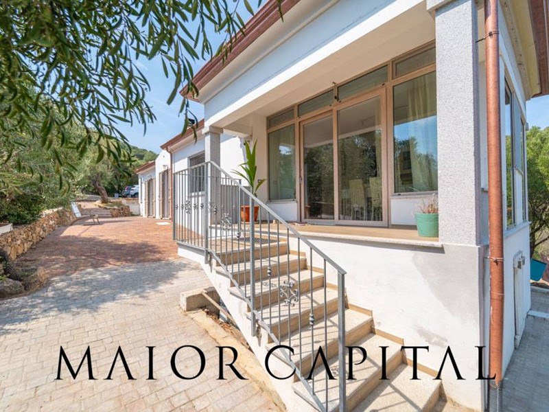 Villa in Vendita a San Teodoro, 700'000€, 200 m²