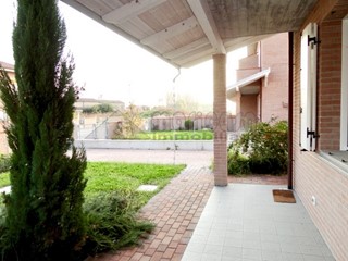 Villetta a schiera in Vendita a Vigarano Mainarda, 329'000€, 220 m²