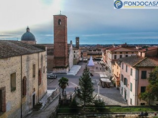 Casa Semi Indipendente in Vendita a Pietrasanta, 620'000€, 200 m²