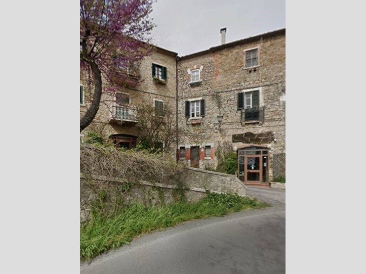 Immobile commerciale in Vendita a Manciano, 23'726€, 199 m²