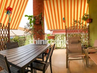 Villa in Vendita a Motta Sant'Anastasia, 152'500€, 215 m²