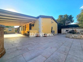 Villa in Vendita a Scicli, 280'000€, 115 m²