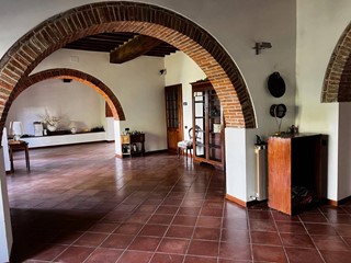 Casa Semi Indipendente in Vendita a Bucine, 450'000€, 420 m²