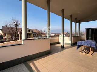 Attico in Affitto a Piscina, 1'000€, 299 m²