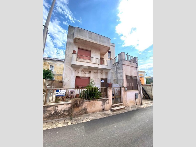 Casa Indipendente in Vendita a Sannicola, 99'000€, 170 m²