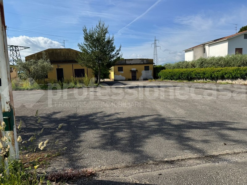 Laboratorio in Vendita a Pozzilli, 250'000€, 257 m²