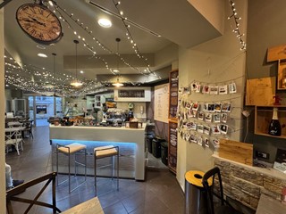 Attività commerciale in Vendita a Terni, 160'000€, 240 m²