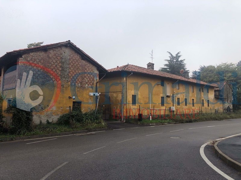Casa Indipendente in Vendita a Locate di Triulzi, 650'000€, 500 m²
