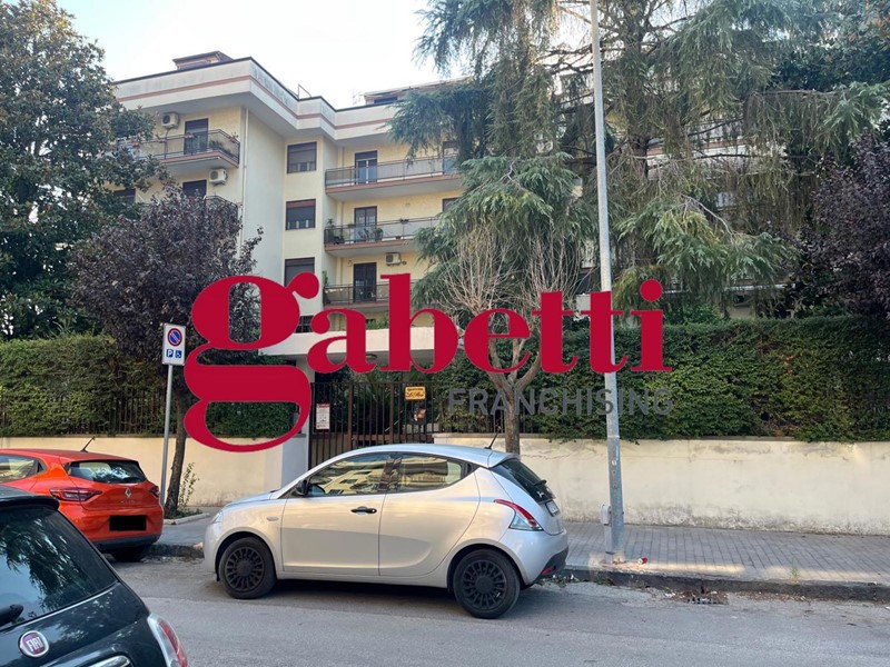 Appartamento in Affitto a San Nicola la Strada, 850&euro;, 155 m²