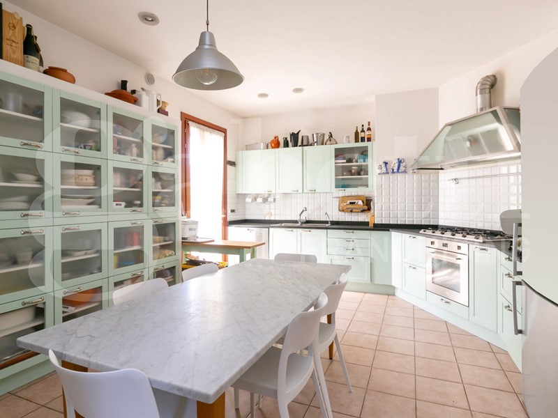 Villa in Vendita a Mogliano Veneto, 550'000€, 360 m²