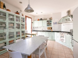 Villa in Vendita a Mogliano Veneto, 550'000€, 360 m²