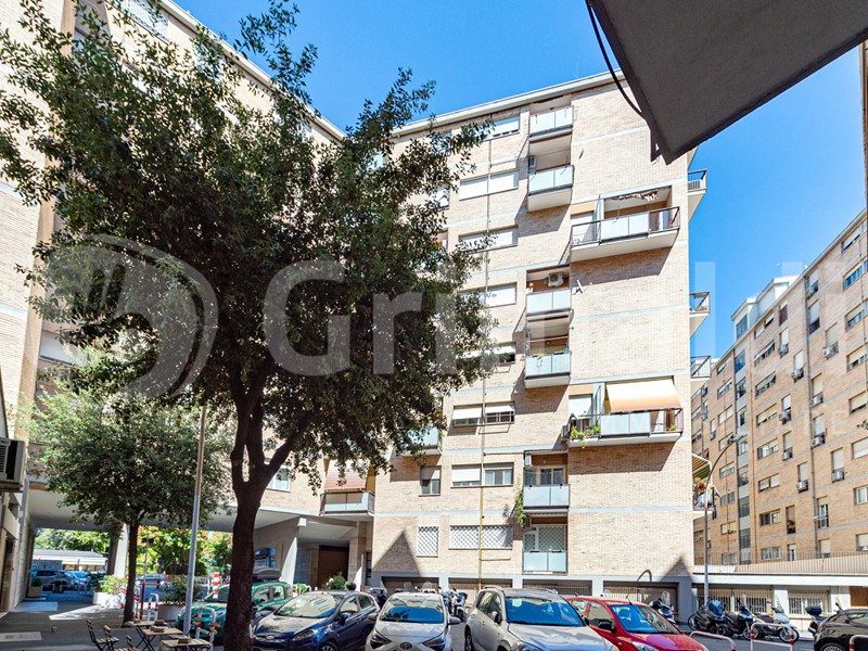 Trilocale in Vendita a Roma, 450'000&euro;, 90 m²