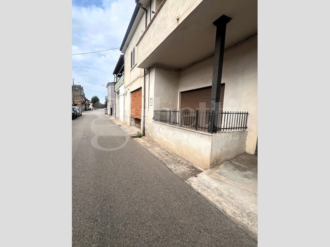 Casa Indipendente in Vendita a Calvi Risorta, 60'000€, 100 m²