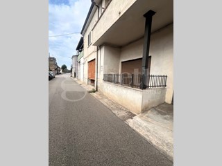 Casa Indipendente in Vendita a Calvi Risorta, 60'000€, 100 m²