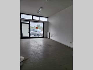 Attività commerciale in Affitto a Santa Maria a Monte, zona Ponticelli, 650€, 90 m²