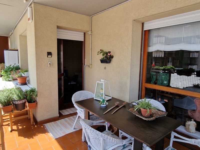 Trilocale in Vendita a Erba, 235'000€, 113 m², con Box