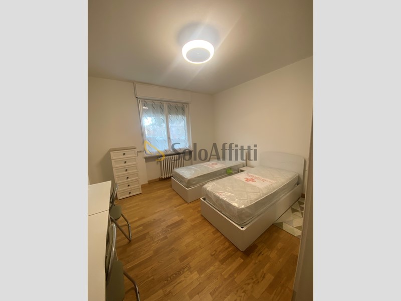 Stanza in Affitto a Novara, zona San Martino, 525€, 110 m², arredato