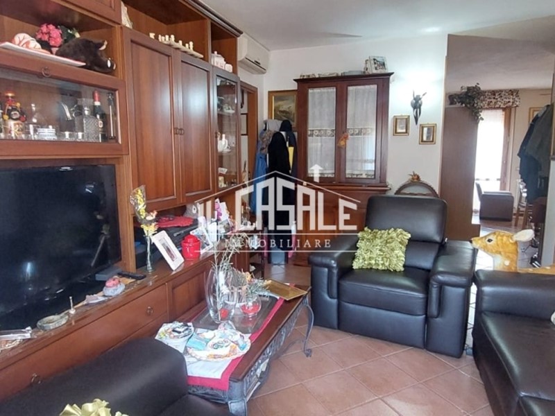 Appartamento in Vendita a Rufina, zona Rufina, 145'000€, 100 m², con Box