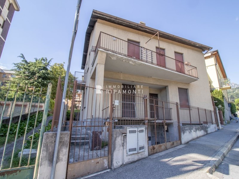 Villa in Vendita a Lecco, 430'000€, 180 m²