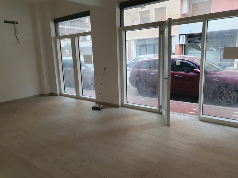 Immobile commerciale in Affitto a Carrara, zona Marina di Carrara, 600€, 50 m²