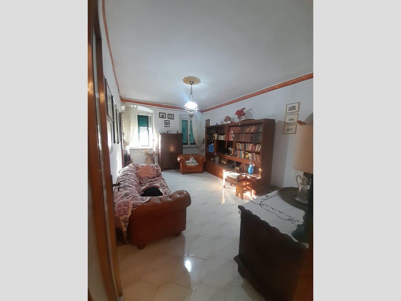 Appartamento in Vendita a Livorno, 150'000€, 130 m²