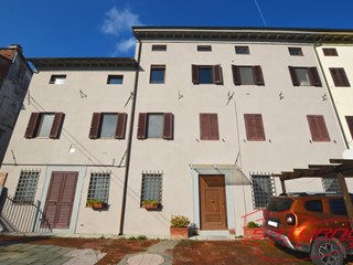 Trilocale in Vendita a Lucca, zona Tempagnano di Lunata, 157'000€, 70 m², arredato
