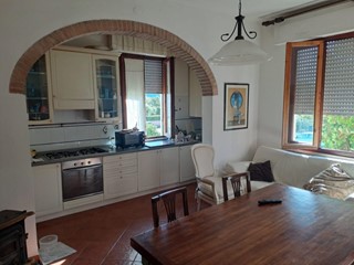 Casa Indipendente in Vendita a Ponsacco, 265'000€, 260 m², con Box