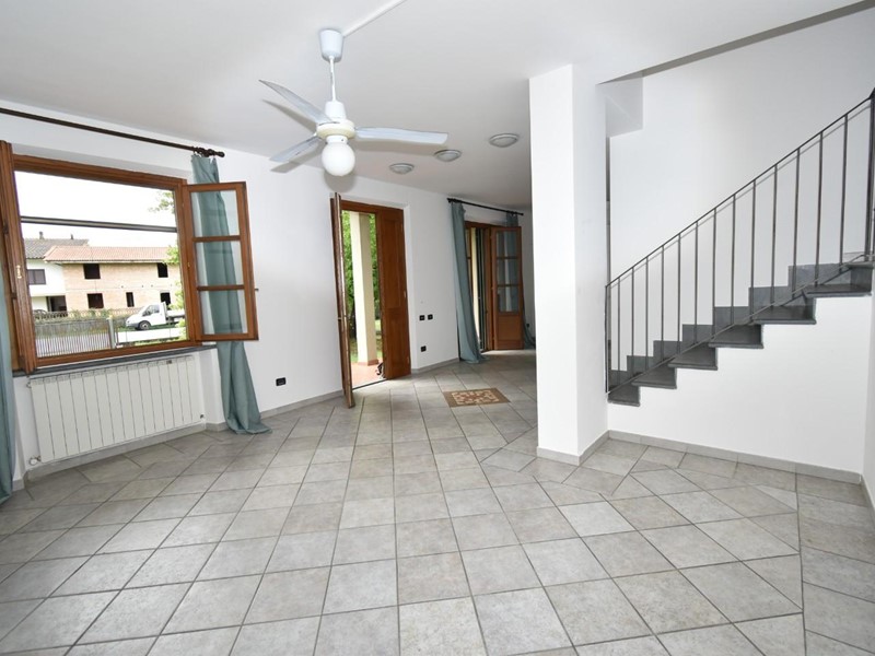 Villa in Vendita a Vecchiano, zona Avane, 450'000€, 170 m²