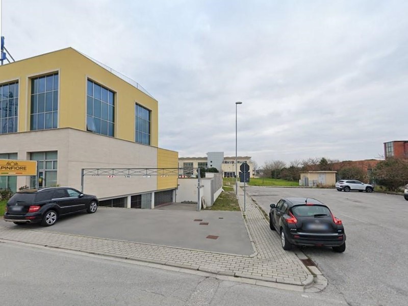 Box in Vendita a Cascina, 102'350€, 312 m²