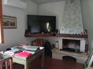 Casa Indipendente in Vendita a Cascina, zona Santo Stefano a Macerata, 270'000€, 180 m², con Box