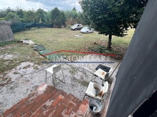 Laboratorio in Vendita a Massa, zona Turano, 149'000€, 51 m²