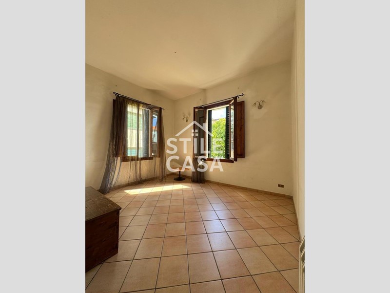 Appartamento in Vendita a Montecatini Terme, 170'000€, 130 m²