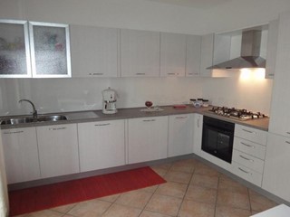 Villetta a schiera in Affitto a Pontedera, zona Pardossi, 1'400€, 160 m², arredato