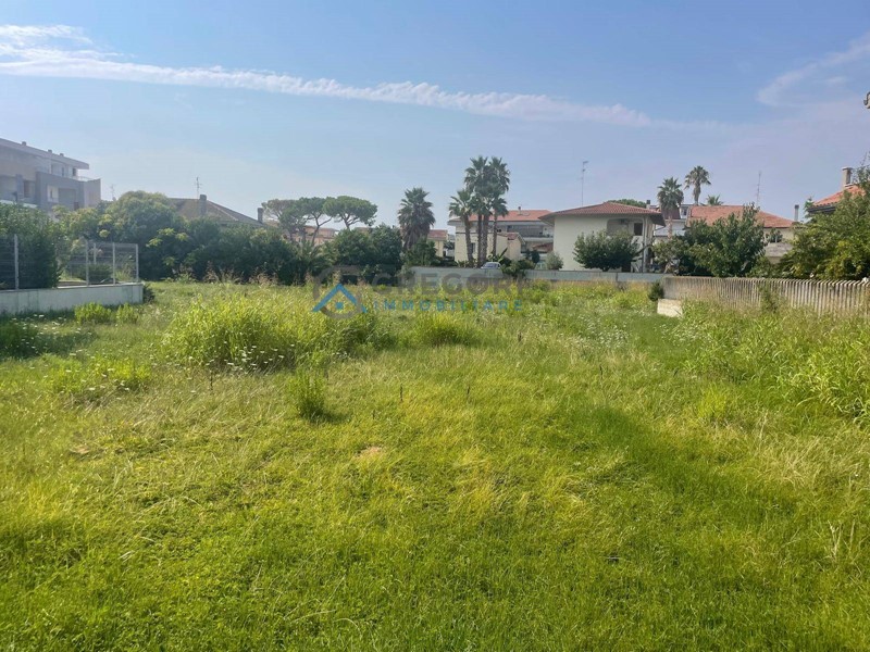 Terreno edificabile in Vendita a Martinsicuro, 1270 m²