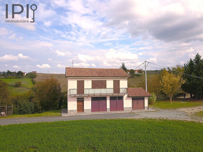 Casa Indipendente in Vendita a Pareto, 150'000€, 160 m²