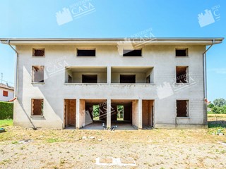 Casa Semi Indipendente in Vendita a Pieve di Cento, 140'000€, 193 m²