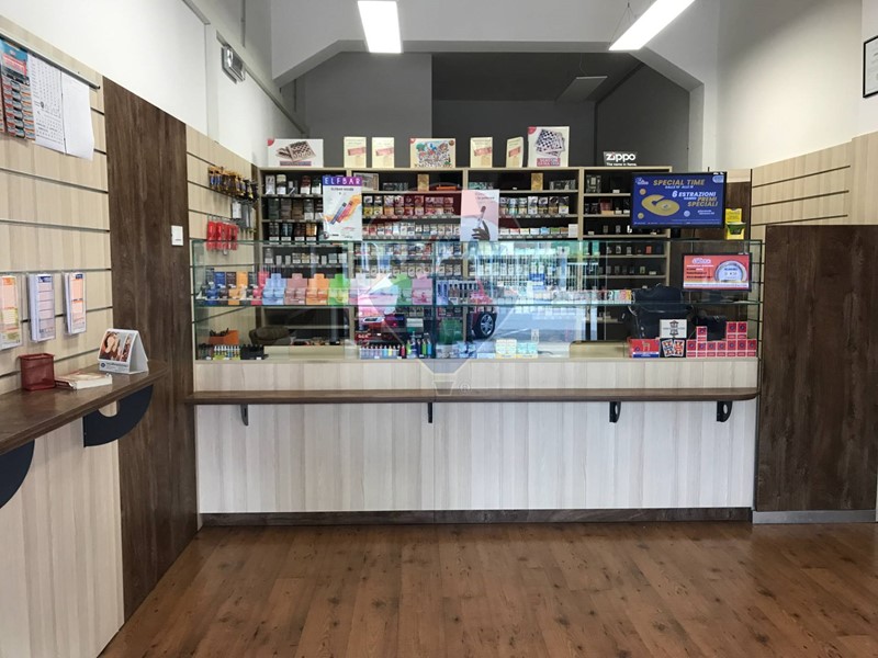 Attività commerciale in Vendita a Gorle, 110'000€, 70 m²