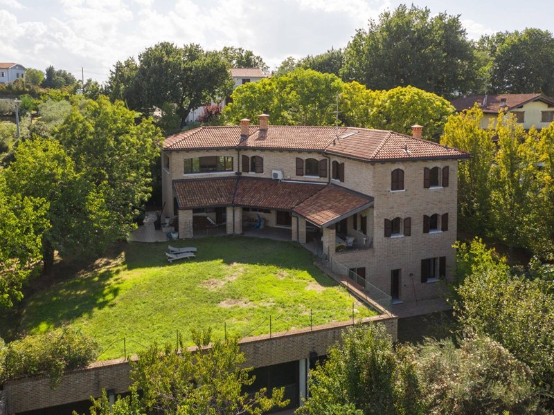 Villa in Vendita a Montefiore Conca, 1'150'000€, 700 m²