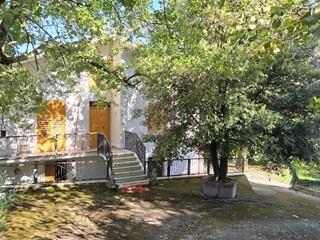 Casa Indipendente in Vendita a Chiusano di San Domenico, 145'000€, 180 m²