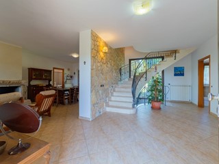 Villa in Vendita a Vasto, 499'000&euro;, 300 m²