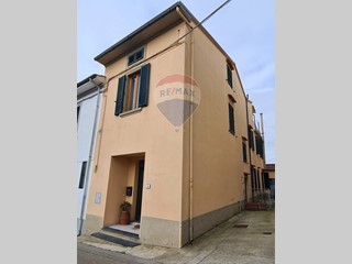 Casa Semi Indipendente in Vendita a Vinci, 195'000€, 235 m²