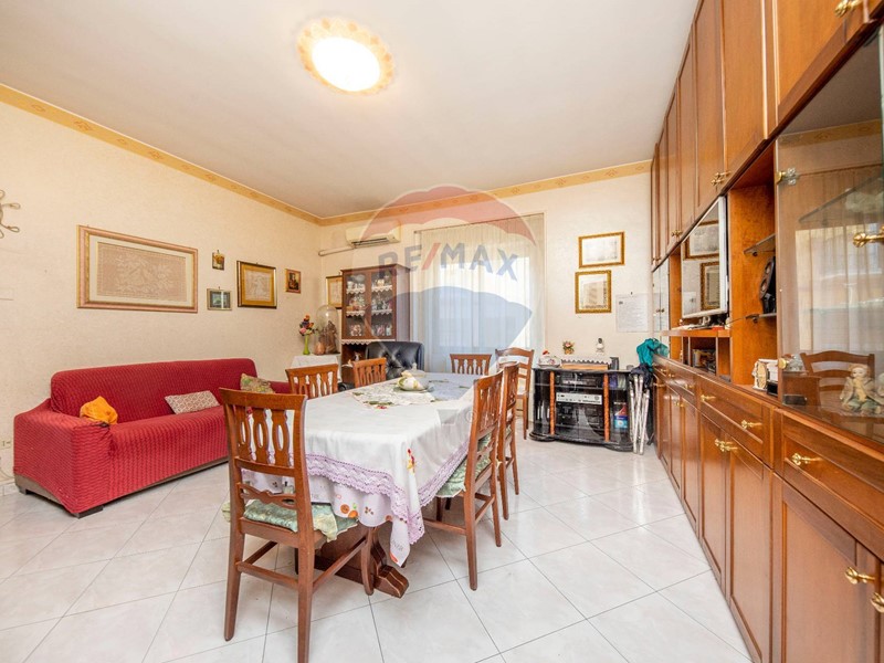 Trilocale in Vendita a Catania, 120'000&euro;, 72 m²