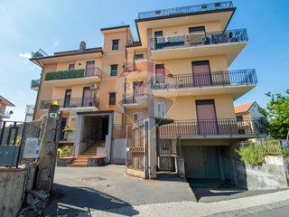 Quadrilocale in Vendita a Belpasso, 118'000€, 98 m²