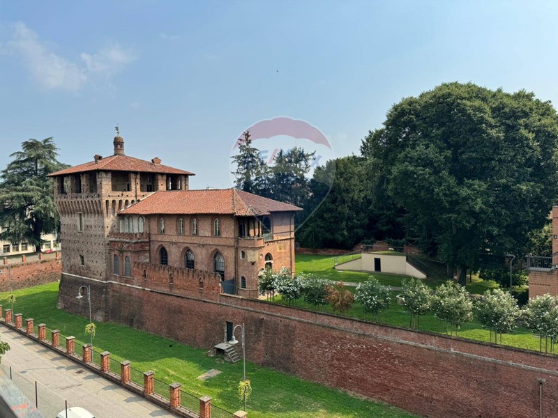 Casa Indipendente in Vendita a Galliate, 370'000€, 350 m²